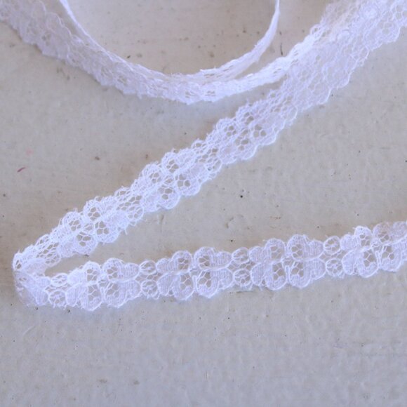 Vintage White Lace Trim, 7/16" wide 2 yards - Picture 8 of 10